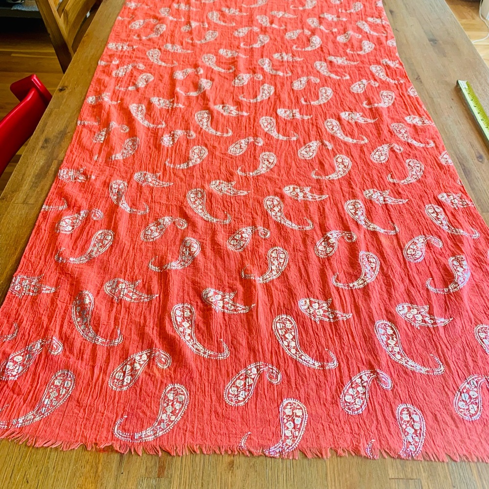 Vibrant coral silver paisley patterned Scarf shawl - Picture 5 of 6